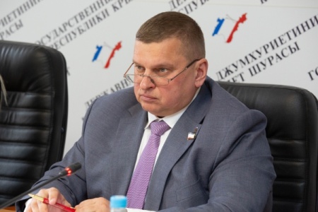 Депутаты крымского парламента заслушали доклад о готовности туристической инфраструктуры к лету