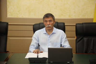  Региональный депутатский корпус подключился к анализу цен на топливо в Ставрополье